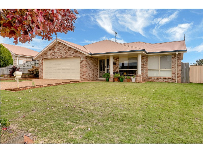 3 Holt Street, Middle Ridge QLD 4350