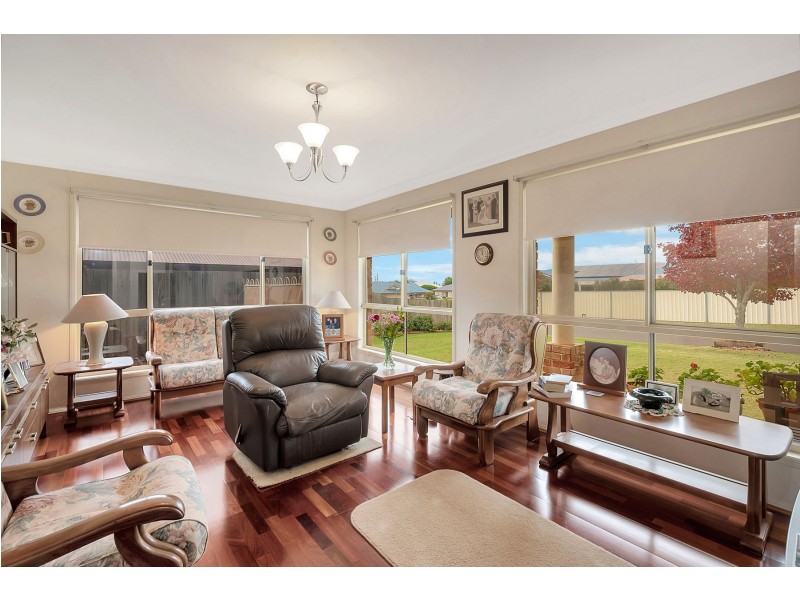 3 Holt Street, Middle Ridge QLD 4350