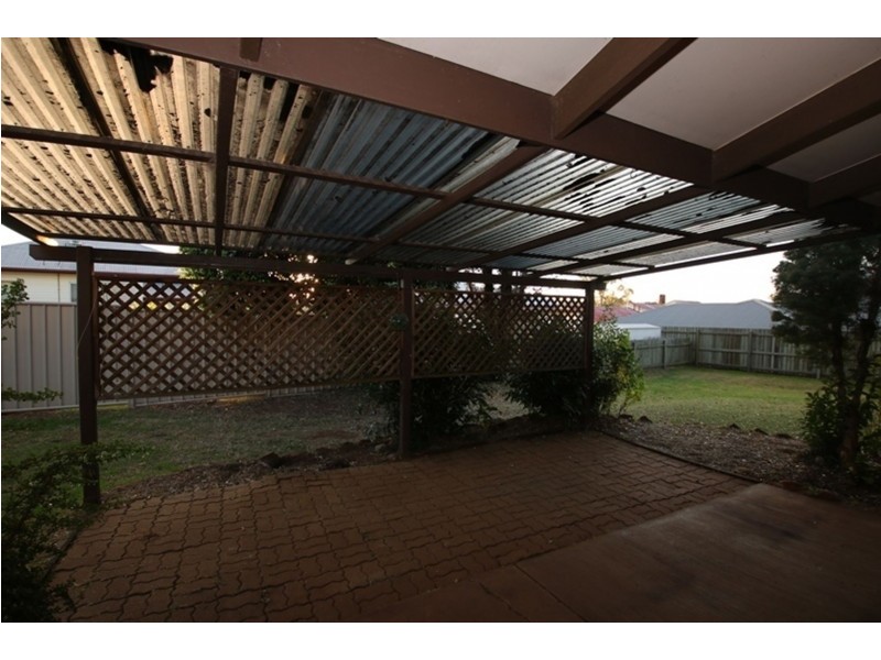3 Winstanley Court, Newtown QLD 4350