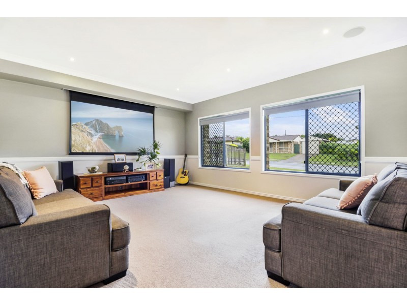 18 Ridgegarden Drive, Morayfield QLD 4506