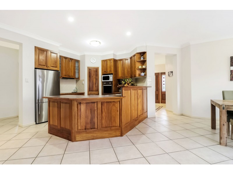 18 Ridgegarden Drive, Morayfield QLD 4506