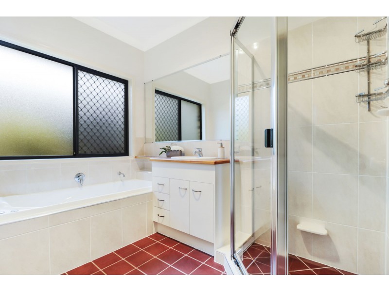 18 Ridgegarden Drive, Morayfield QLD 4506