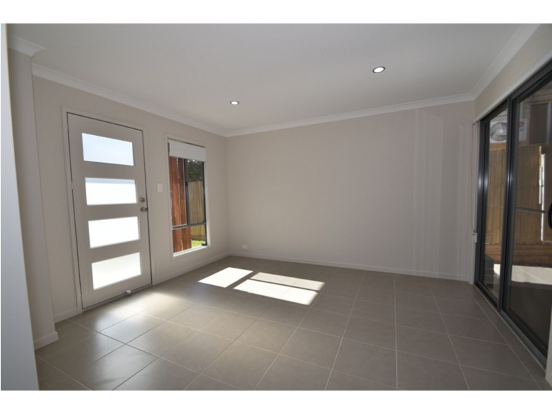 1/28 Swallow Court, Newtown QLD 4350