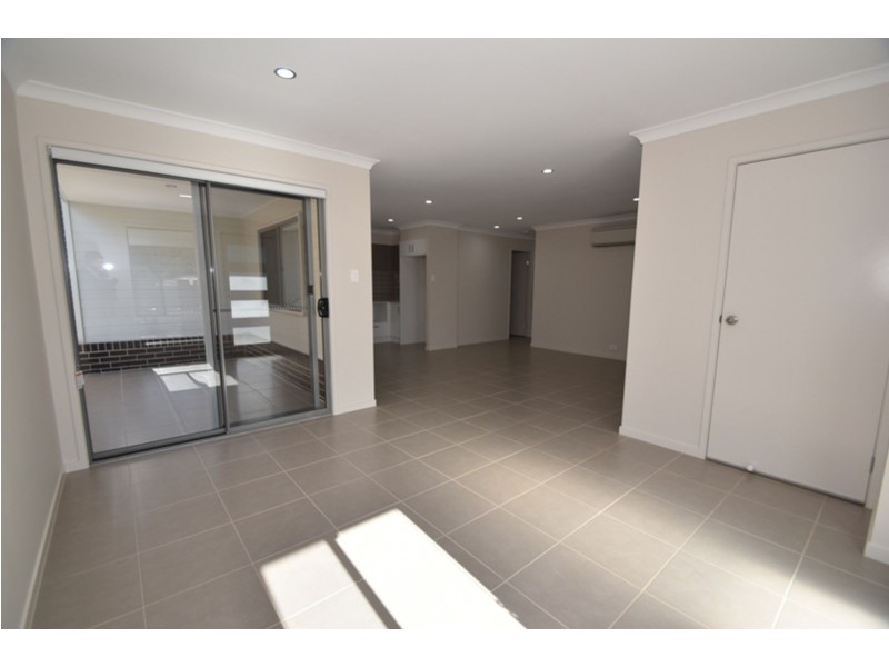 1/28 Swallow Court, Newtown QLD 4350