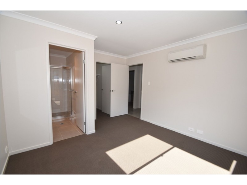 1/28 Swallow Court, Newtown QLD 4350