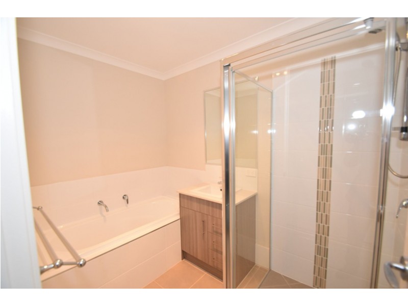 1/28 Swallow Court, Newtown QLD 4350
