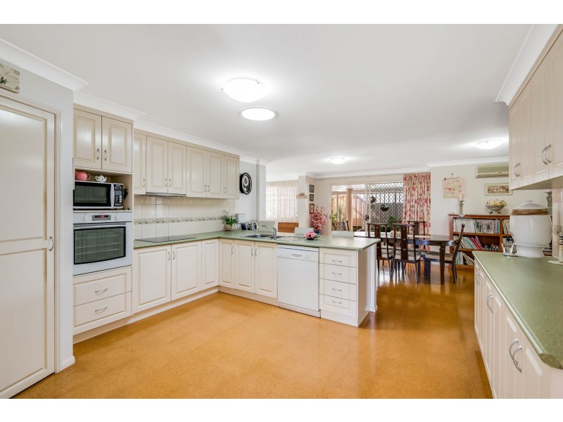 6 Olympus Court, Middle Ridge QLD 4350