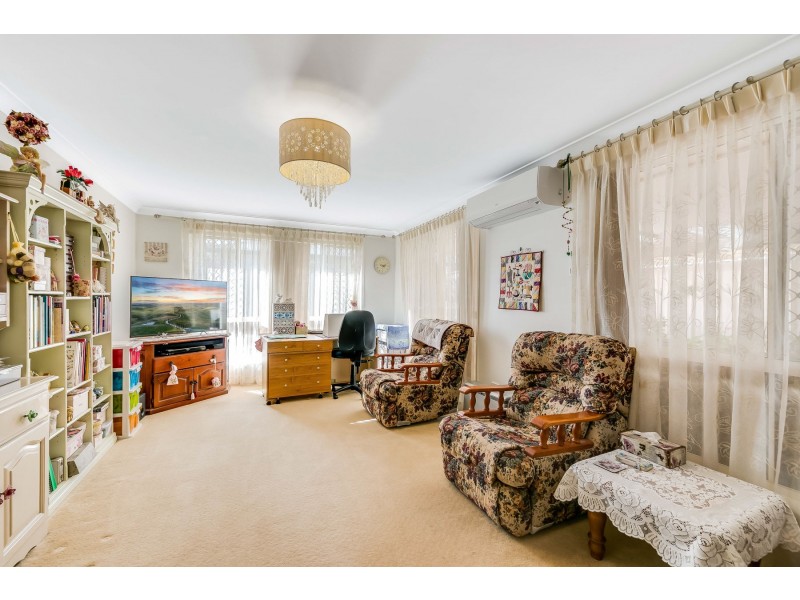 6 Olympus Court, Middle Ridge QLD 4350