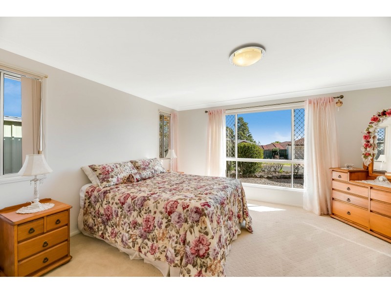 6 Olympus Court, Middle Ridge QLD 4350