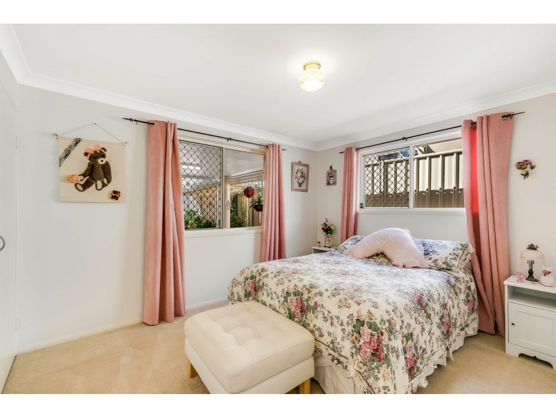 6 Olympus Court, Middle Ridge QLD 4350