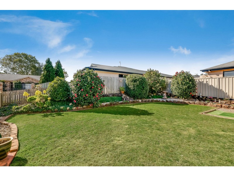 6 Olympus Court, Middle Ridge QLD 4350