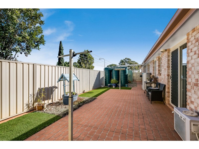 6 Olympus Court, Middle Ridge QLD 4350