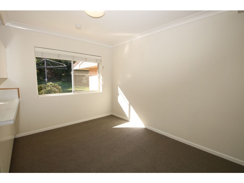 35 Range Street, Mount Lofty QLD 4350