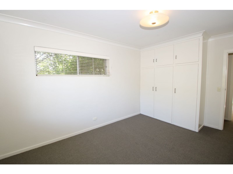 35 Range Street, Mount Lofty QLD 4350