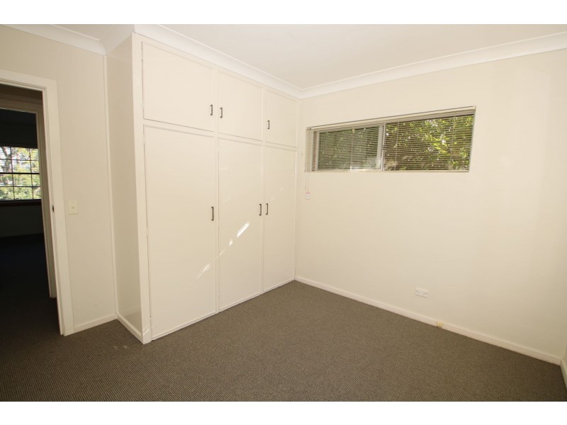 35 Range Street, Mount Lofty QLD 4350
