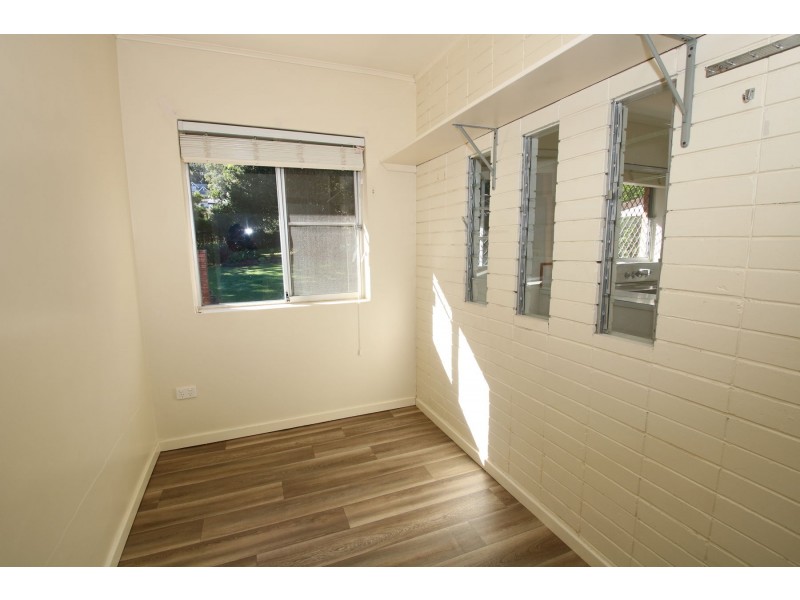 35 Range Street, Mount Lofty QLD 4350