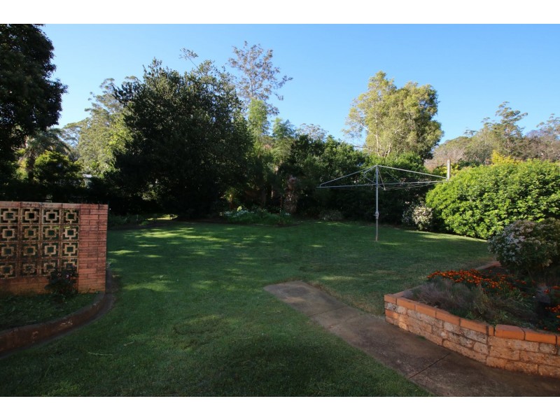 35 Range Street, Mount Lofty QLD 4350