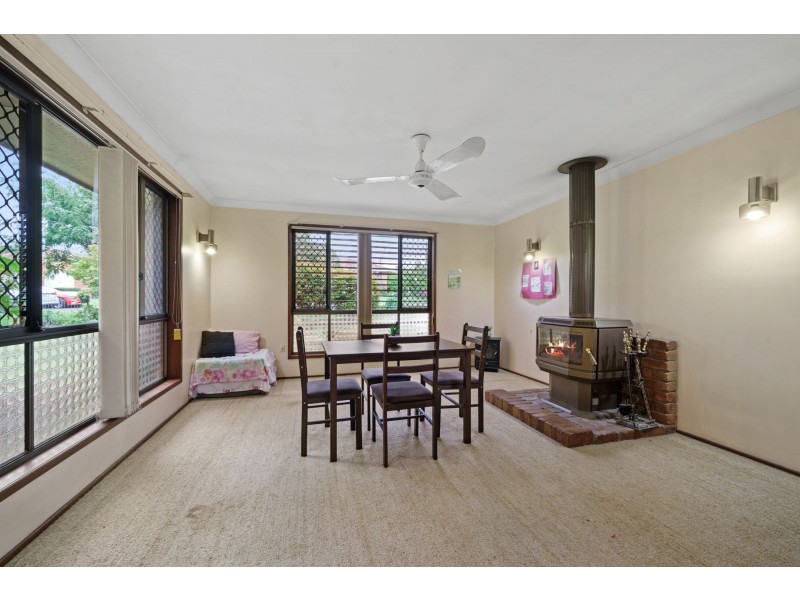 2 Claire Street, Centenary Heights QLD 4350