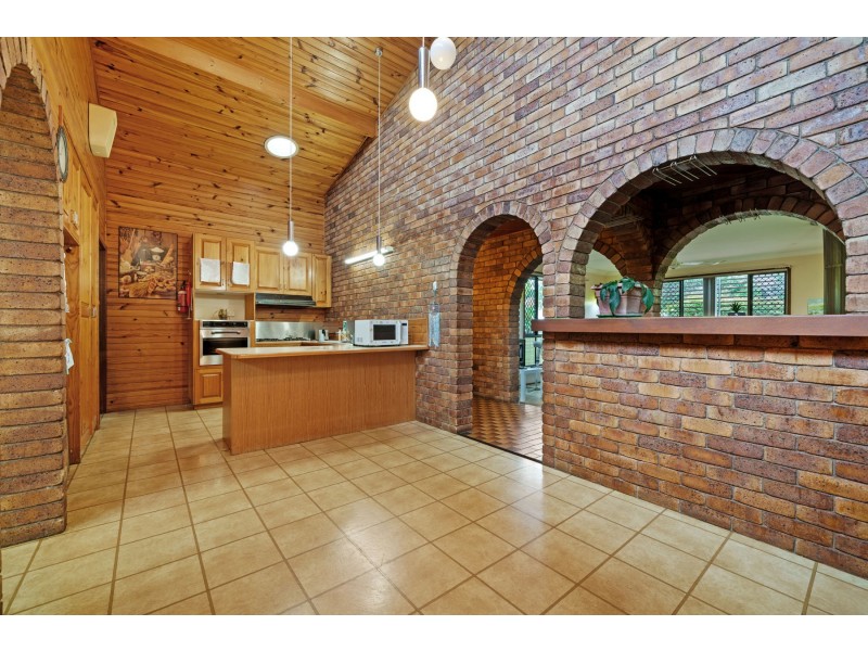 2 Claire Street, Centenary Heights QLD 4350