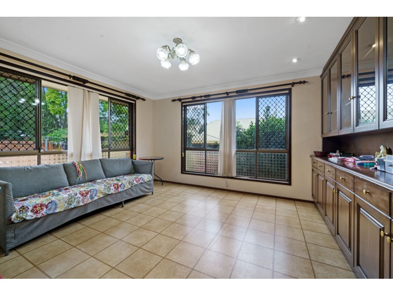 2 Claire Street, Centenary Heights QLD 4350