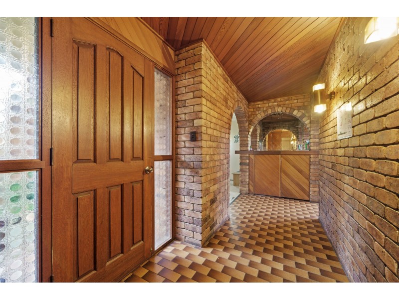 2 Claire Street, Centenary Heights QLD 4350