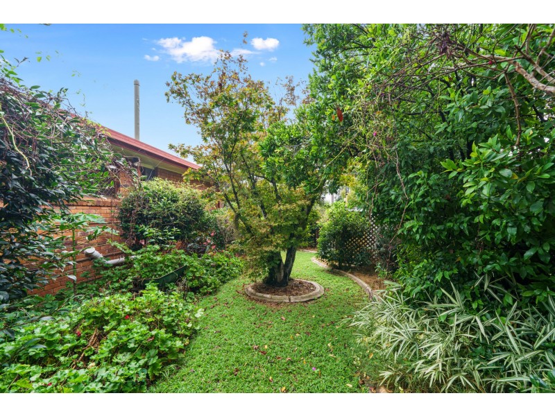 2 Claire Street, Centenary Heights QLD 4350