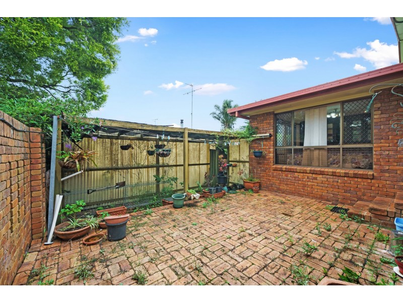 2 Claire Street, Centenary Heights QLD 4350