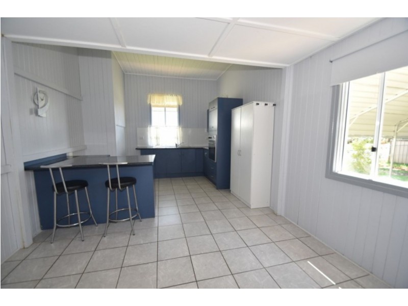 716 Ruthven Street, South Toowoomba QLD 4350