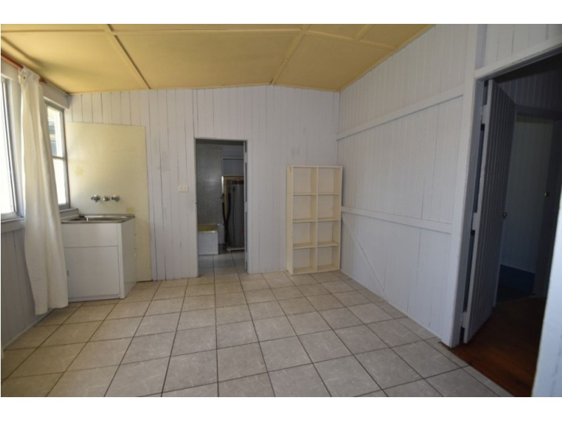 716 Ruthven Street, South Toowoomba QLD 4350