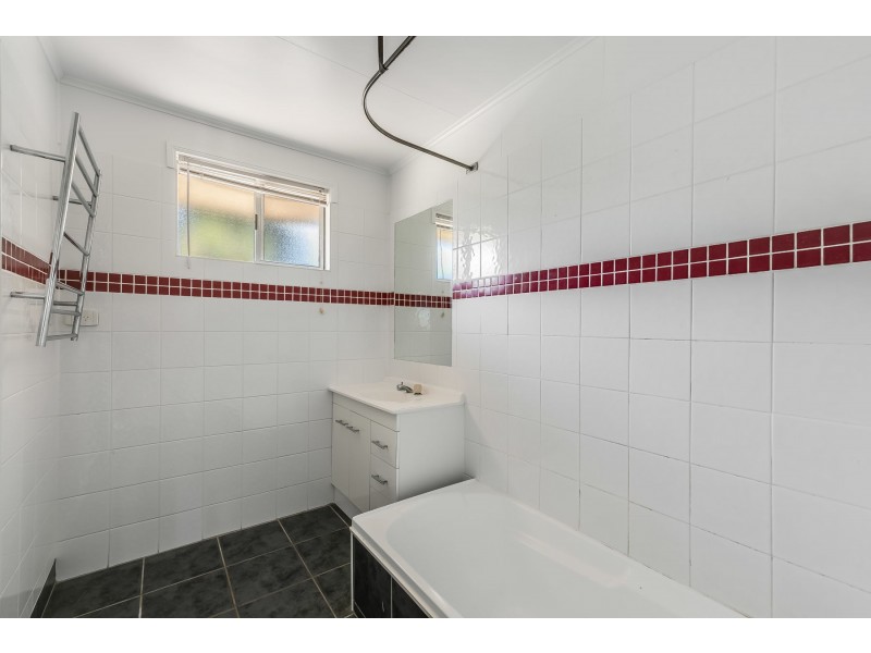 9 Cleary Street, Centenary Heights QLD 4350