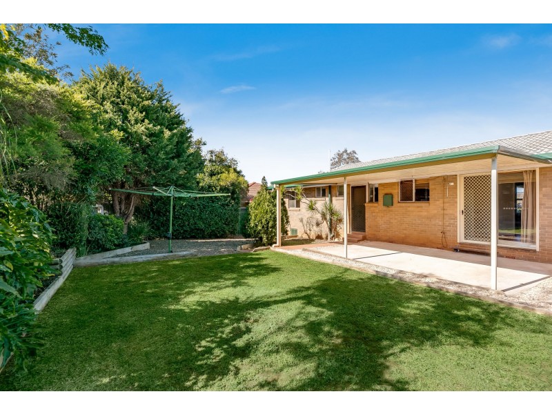 9 Cleary Street, Centenary Heights QLD 4350