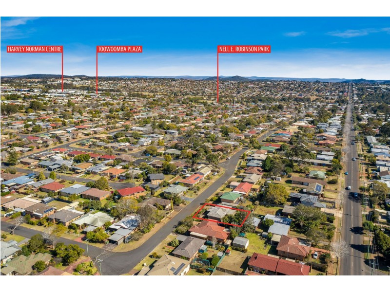 9 Cleary Street, Centenary Heights QLD 4350