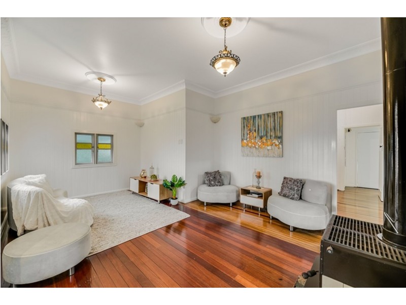 6 Perry Street, Harlaxton QLD 4350