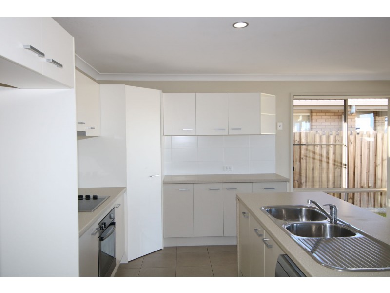 2/750 Boundary Street, Glenvale QLD 4350