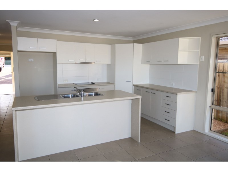 2/750 Boundary Street, Glenvale QLD 4350