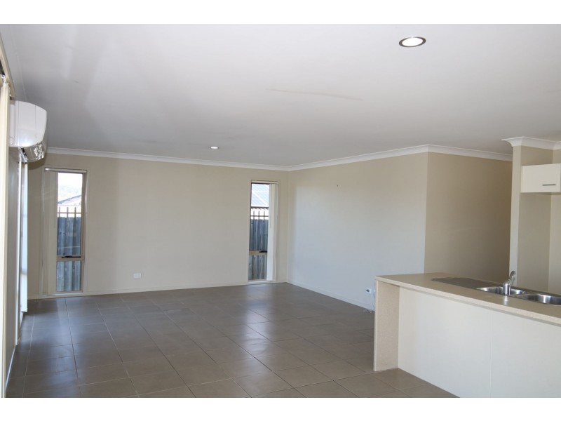 2/750 Boundary Street, Glenvale QLD 4350