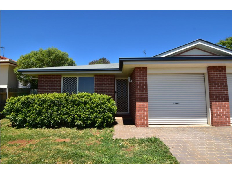 1/24 Dalzell Crescent, Darling Heights QLD 4350