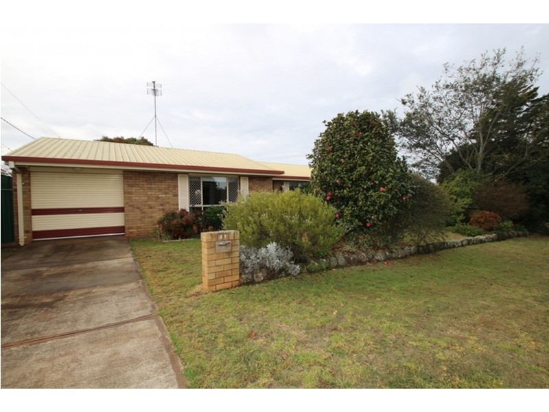 37 Riethmuller Street, Kearneys Spring QLD 4350