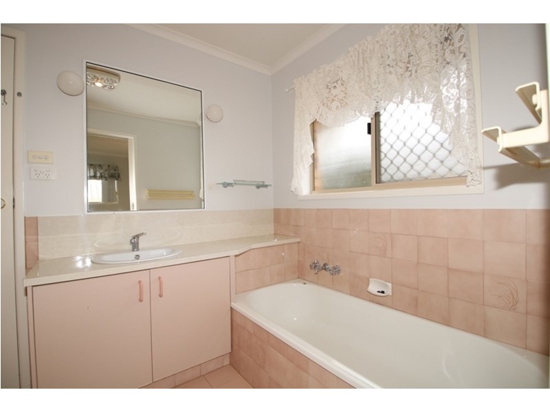 37 Riethmuller Street, Kearneys Spring QLD 4350