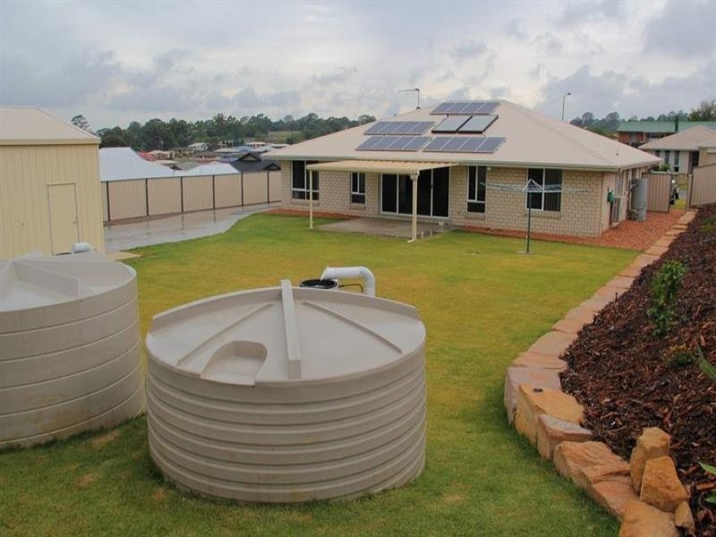 7 Alpine Court, Cranley QLD 4350