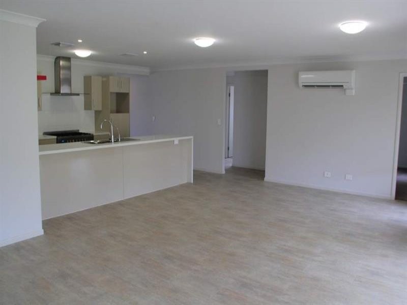 7 Alpine Court, Cranley QLD 4350