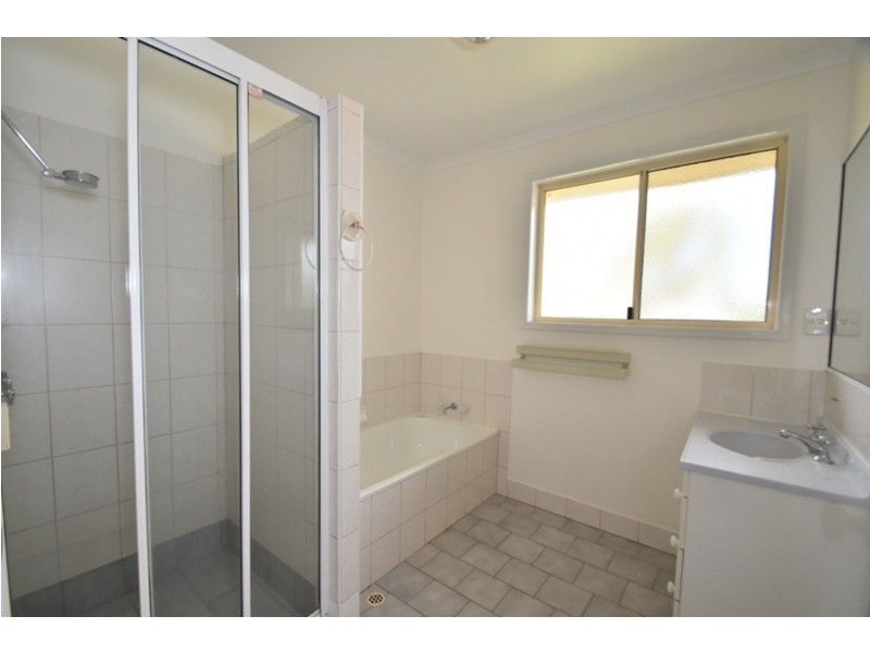 6 Lawmere Court, Kingsthorpe QLD 4400