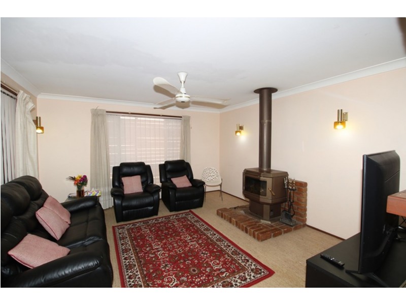 2 Claire Street, Centenary Heights QLD 4350