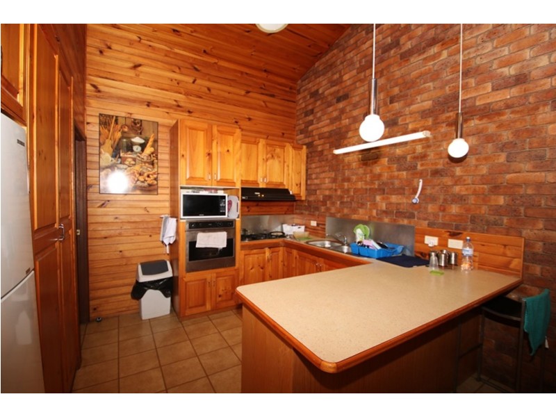 2 Claire Street, Centenary Heights QLD 4350