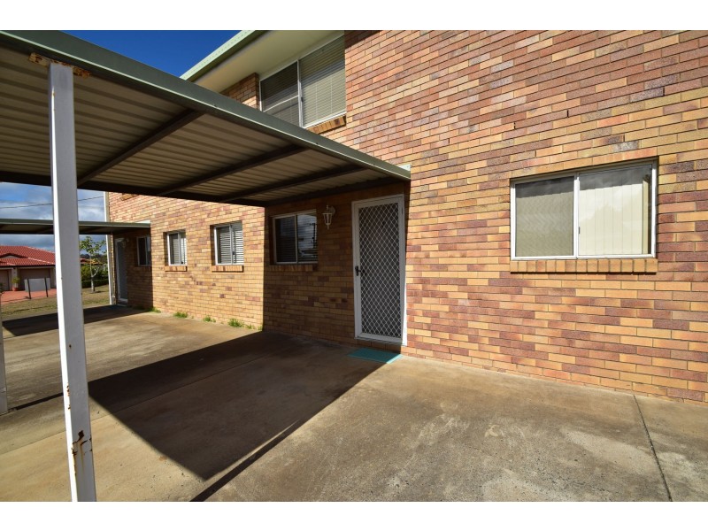2/17 Hoepper Street, Kearneys Spring QLD 4350