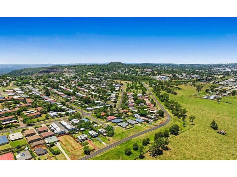284 Goombungee Road, Harlaxton QLD 4350