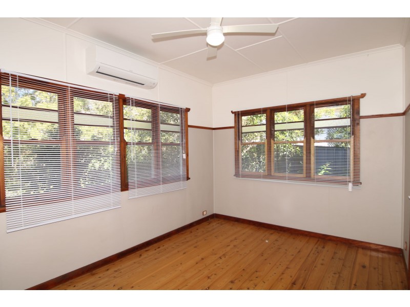 23 Tolmie Street, South Toowoomba QLD 4350