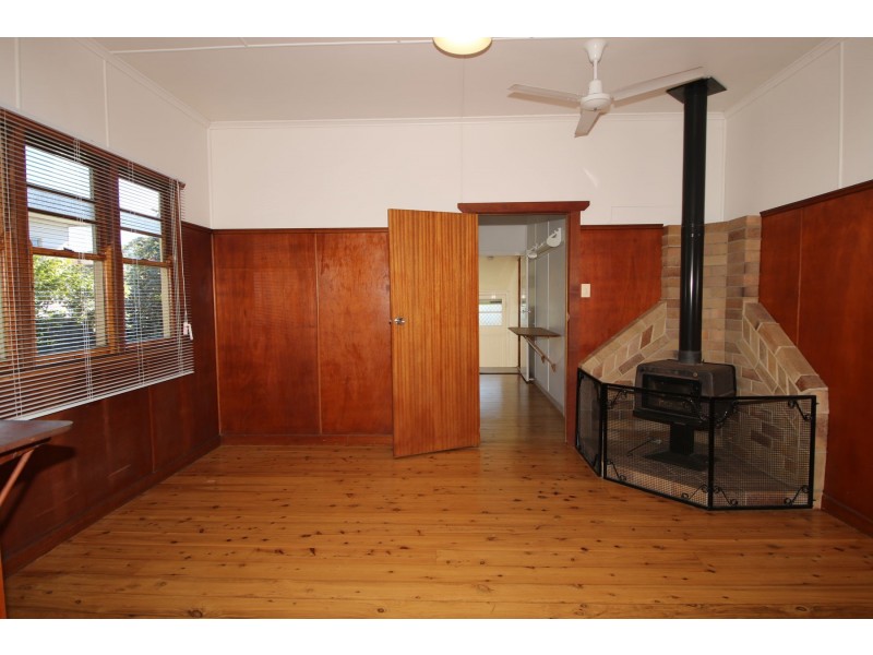 23 Tolmie Street, South Toowoomba QLD 4350