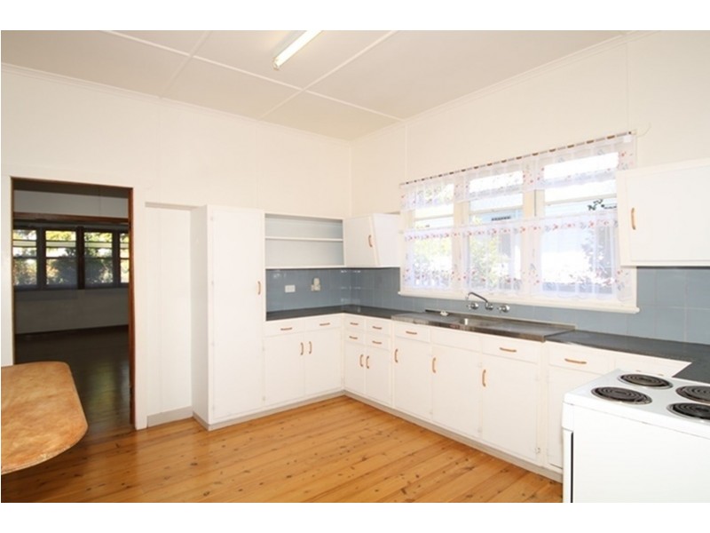 23 Tolmie Street, South Toowoomba QLD 4350