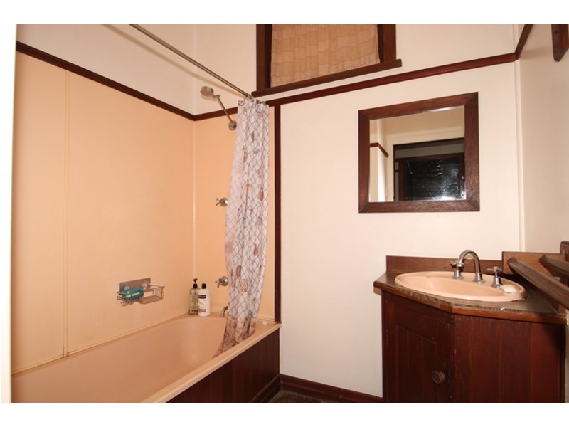 23 Tolmie Street, South Toowoomba QLD 4350